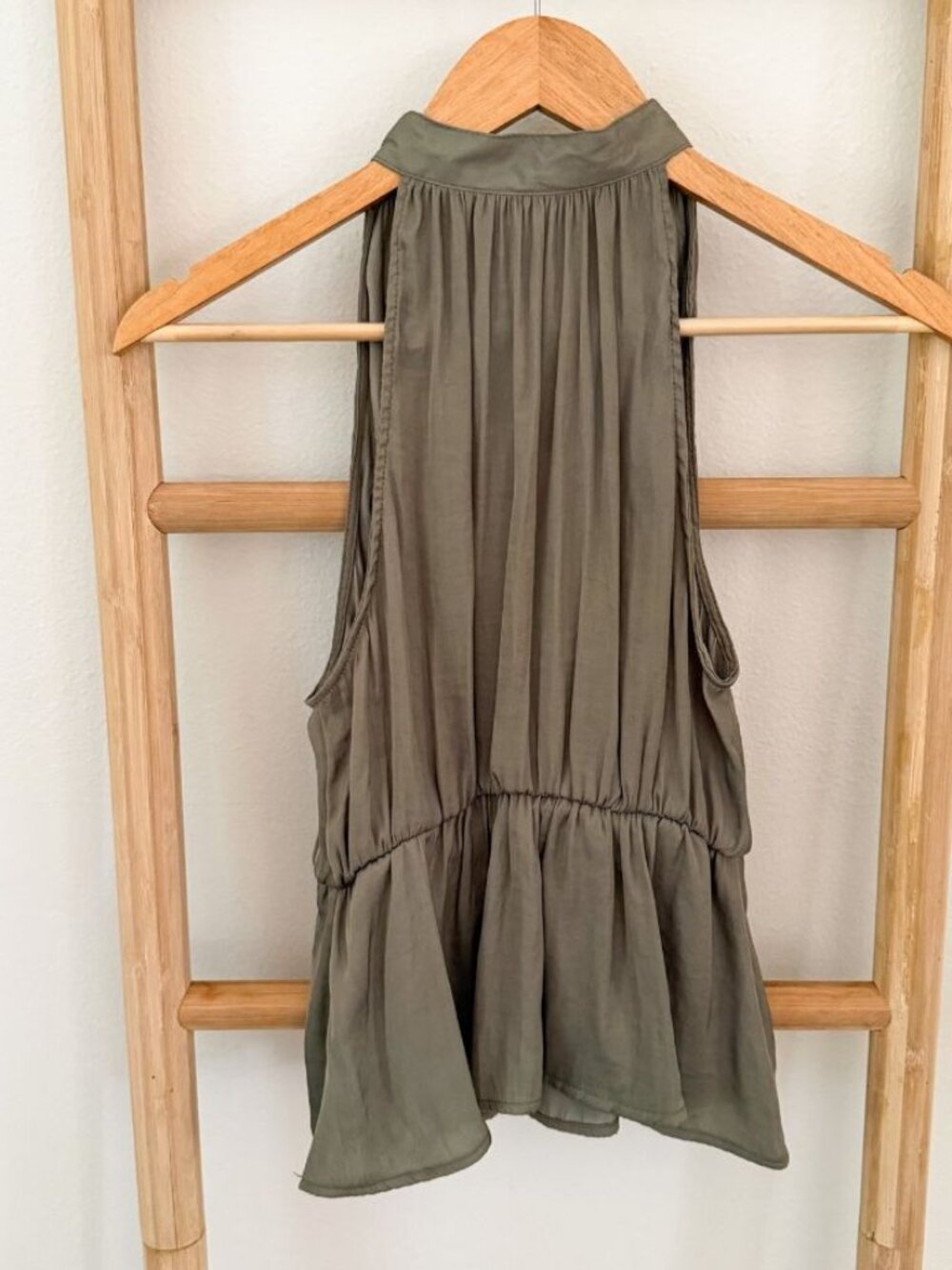 American Eagle Olive Halter Tie Neck Sleeveless Peplum Blouse XS Flowy Boho